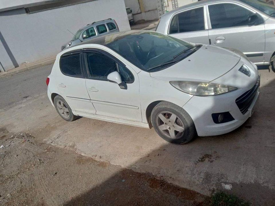 Peugeot 207 2012 207 - Tébessa Algérie